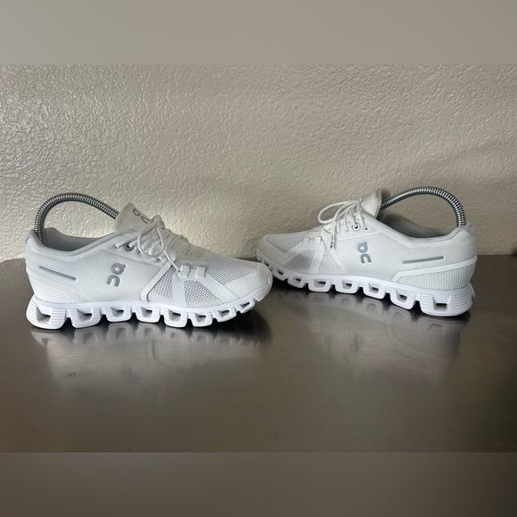 ON Running Shoes - Picture 6 of 10